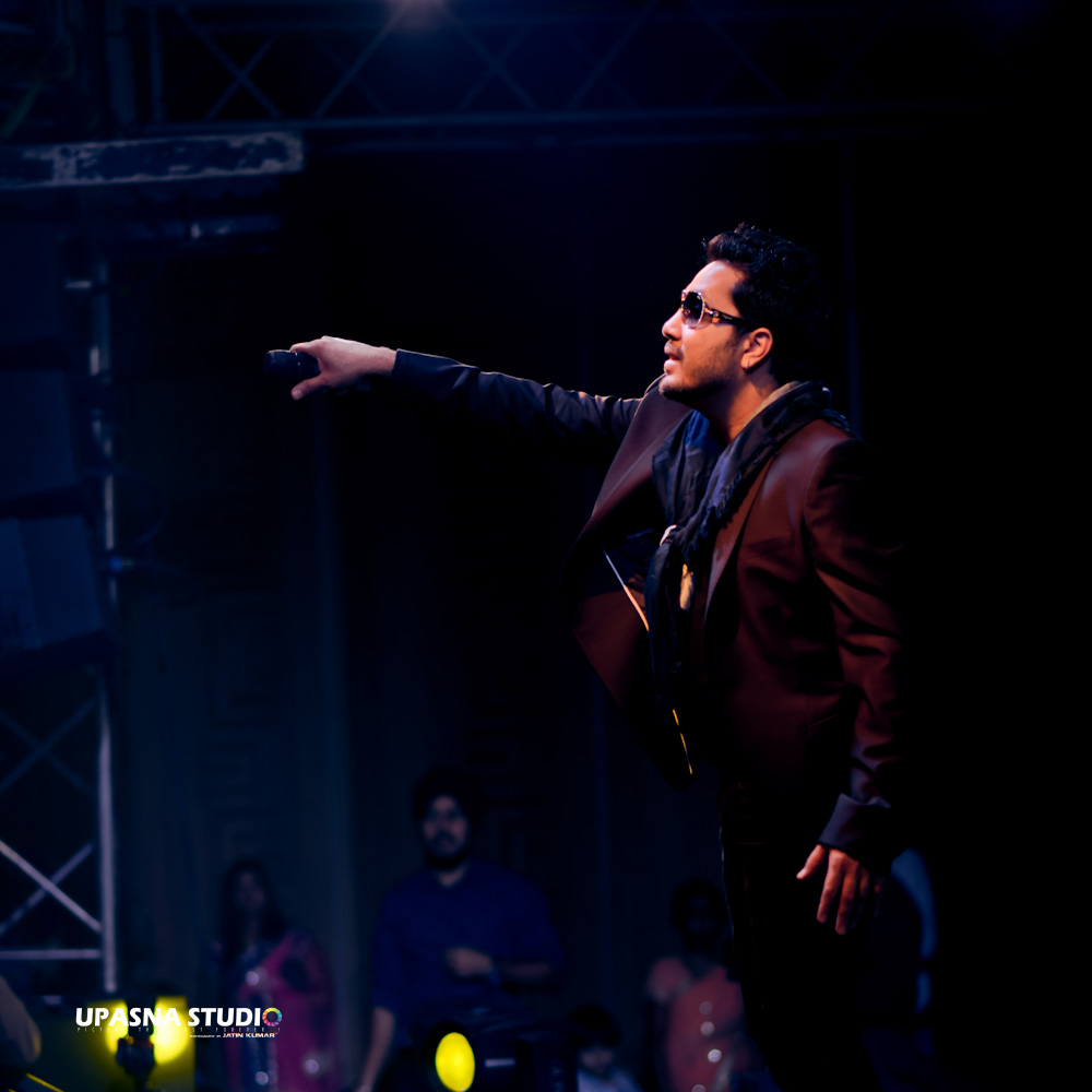 mika singh in live performance